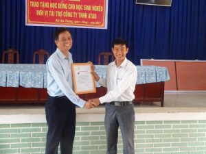 Commune representative gave certification to Mr. Anh