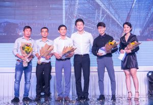 Mr. Tuan represented awards of Colorful ATAD photo contest 