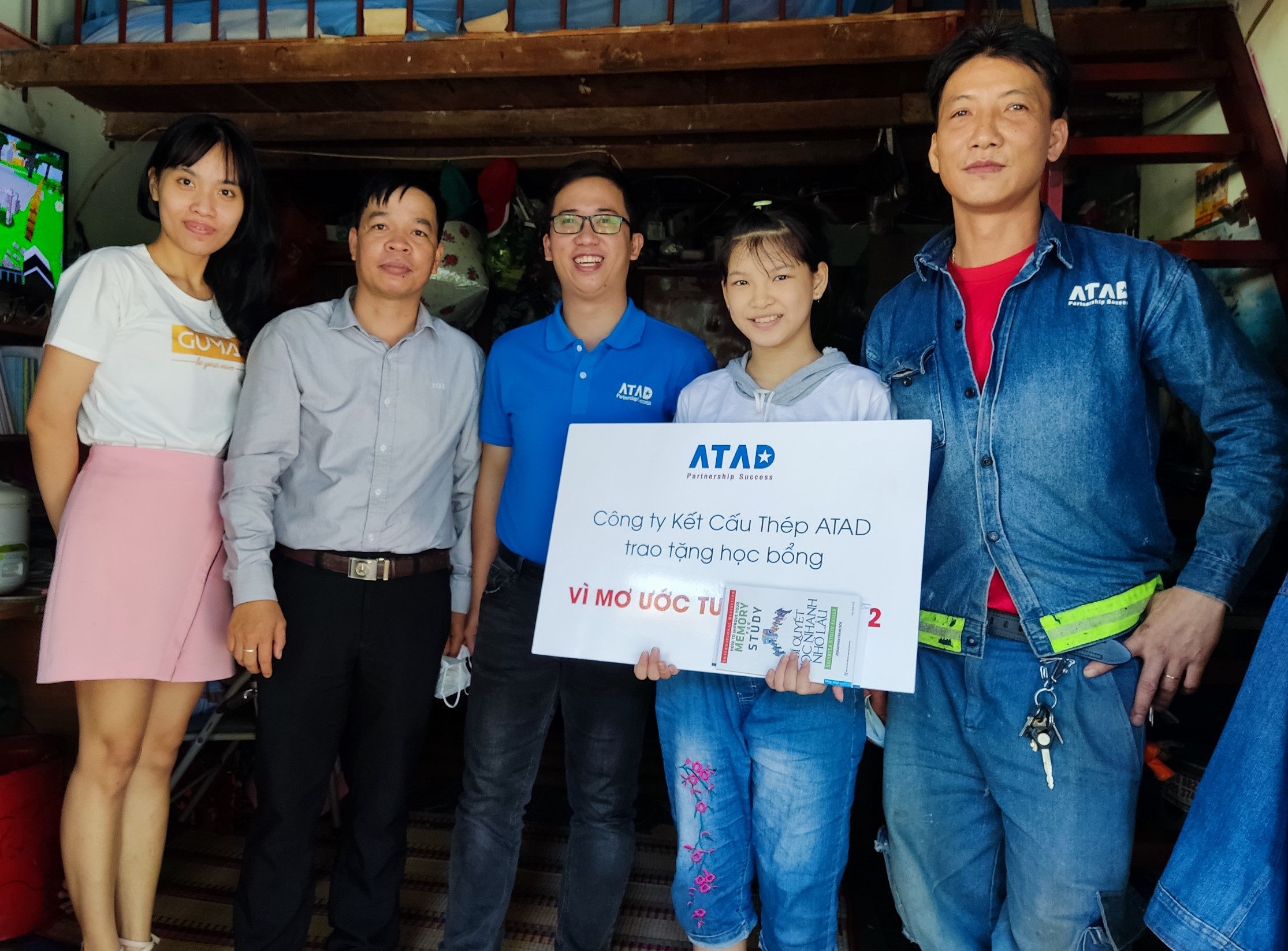 ATAD presented scholarships to employees' children in need at ATAD factories 2