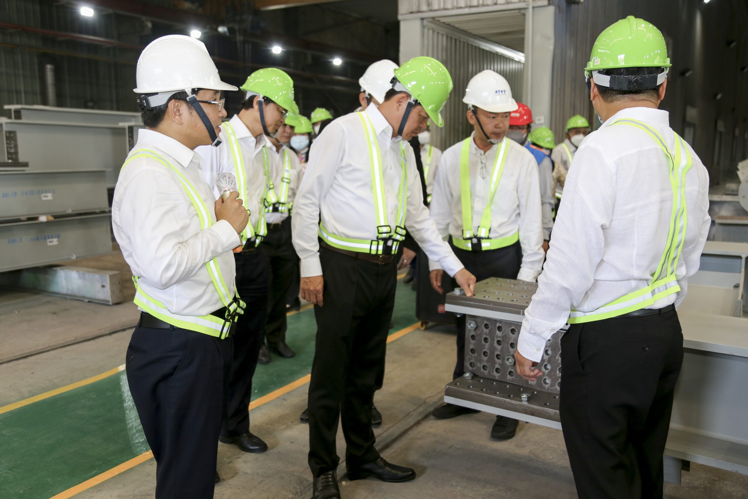 Member of Party Central Committee, Secretary of Dong Nai Provincial Party Committee Nguyen Hong Linh visited ATAD Dong Nai factory 4