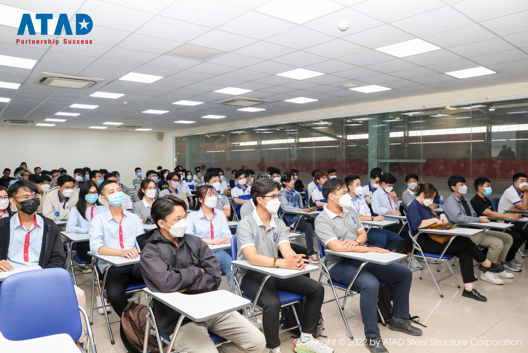 Students of HCMC University of Technology and Education visited the largest steel structure factory in Vietnam 3