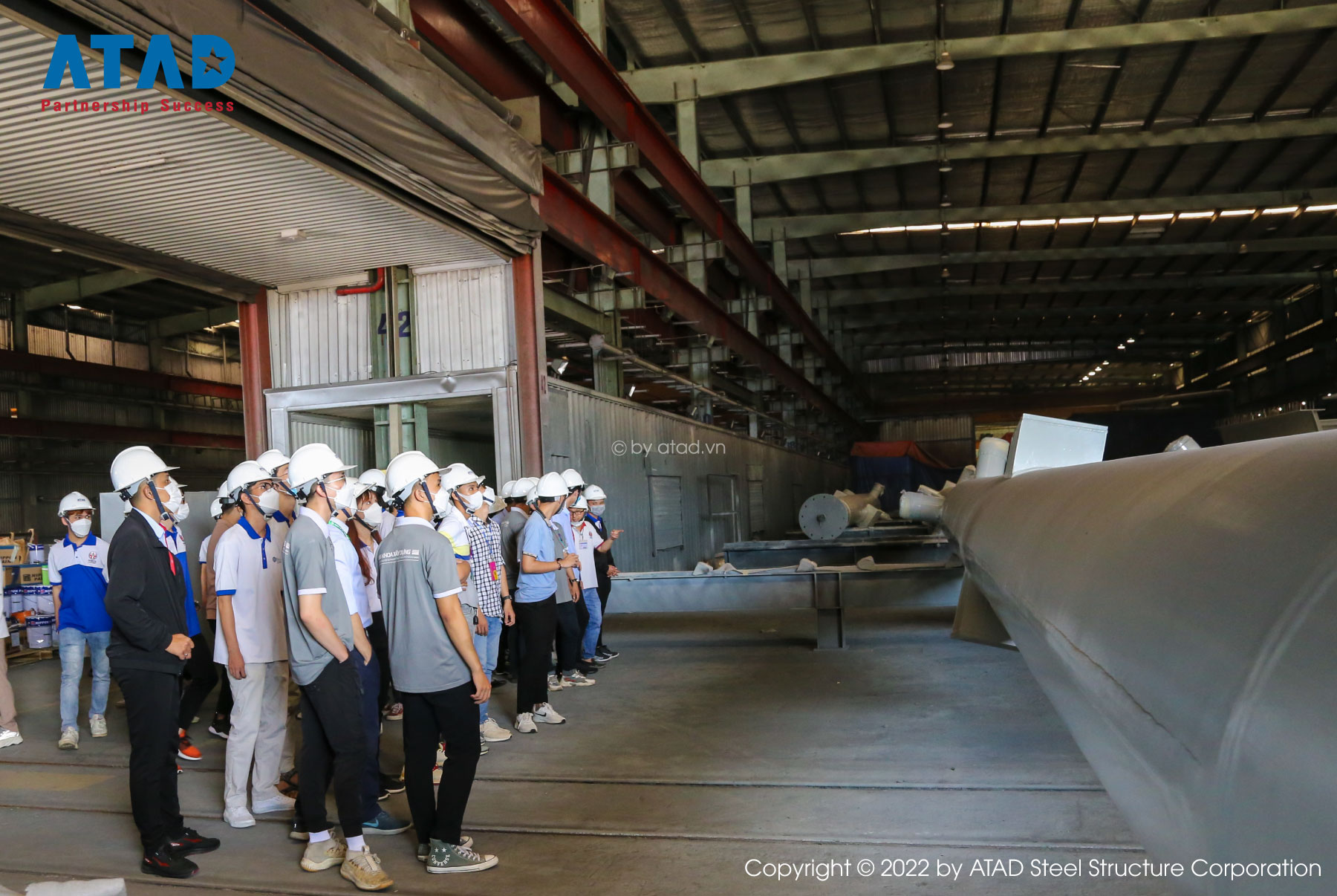 Students of HCMC University of Technology and Education visited the largest steel structure factory in Vietnam 5