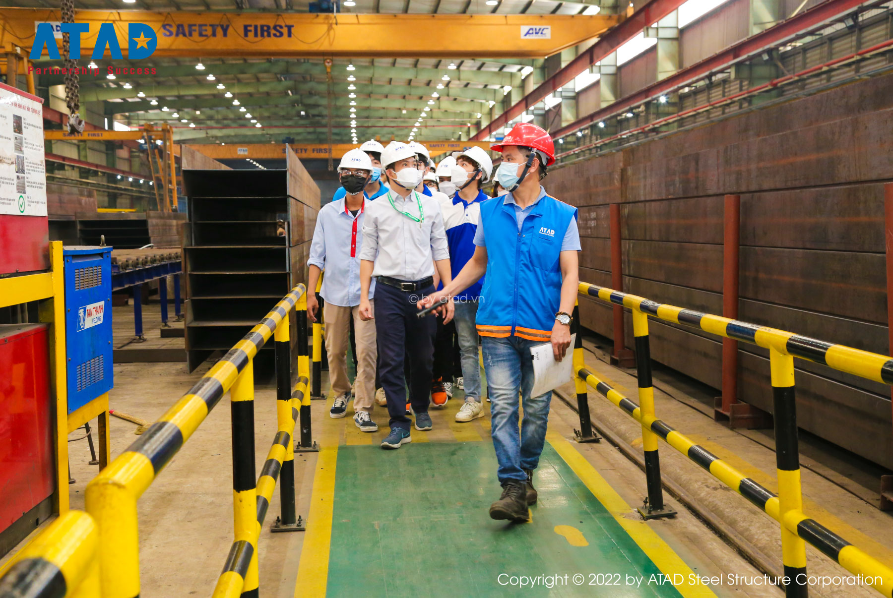 Students of HCMC University of Technology and Education visited the largest steel structure factory in Vietnam 6