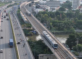 Tàu Metro số 1 trong lần chạy thử chuẩn bị vận hành thương mại. Ảnh Thanh Tùng