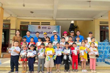 atad-phat-cac-suat-hoc-bong-cho-cac-em-hoc-sinh-truong-tieu-hoc-an-dinh