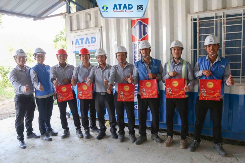 atad-phat-qua-trung-thu-cho-nhan-vien-tai-cong-trinh-Global-Running-2