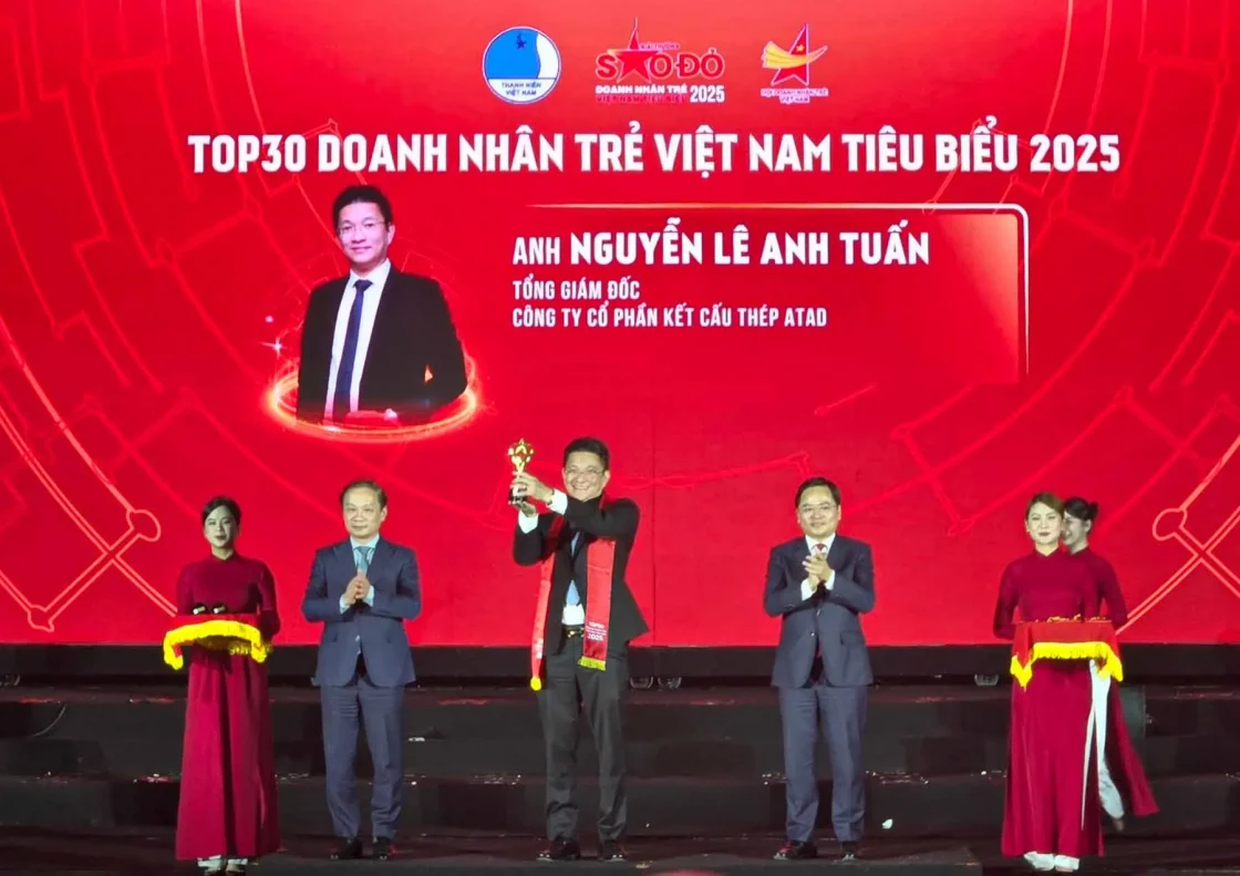 ong-nguyen-le-anh-tuan-cong-ty-atad-nhan-giai-top-30-giai-thuong-sao-do