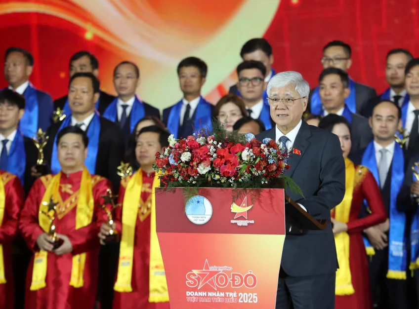 ong-do-van-chien-phat-bieu-tai-le-trao-giai-thuong-sao-do