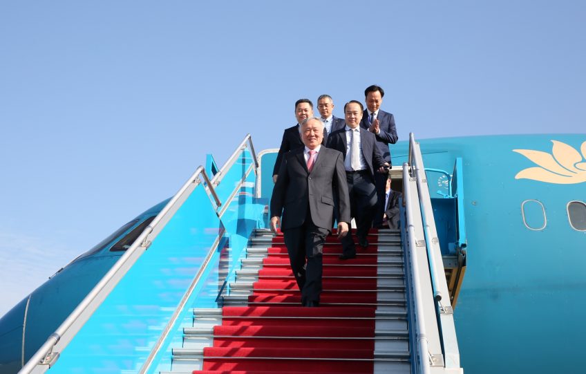 pho-thu-tuong-va-cac-lanh-dao-cap-cao-tu-ha-noi-den-san-bay-long-thanh