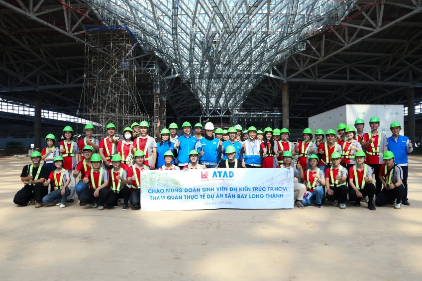 atad-dan-doan-sinh-vien-truong-dai-hoc-kien-truc-tphcm-tham-quan-san-bay-long-thanh