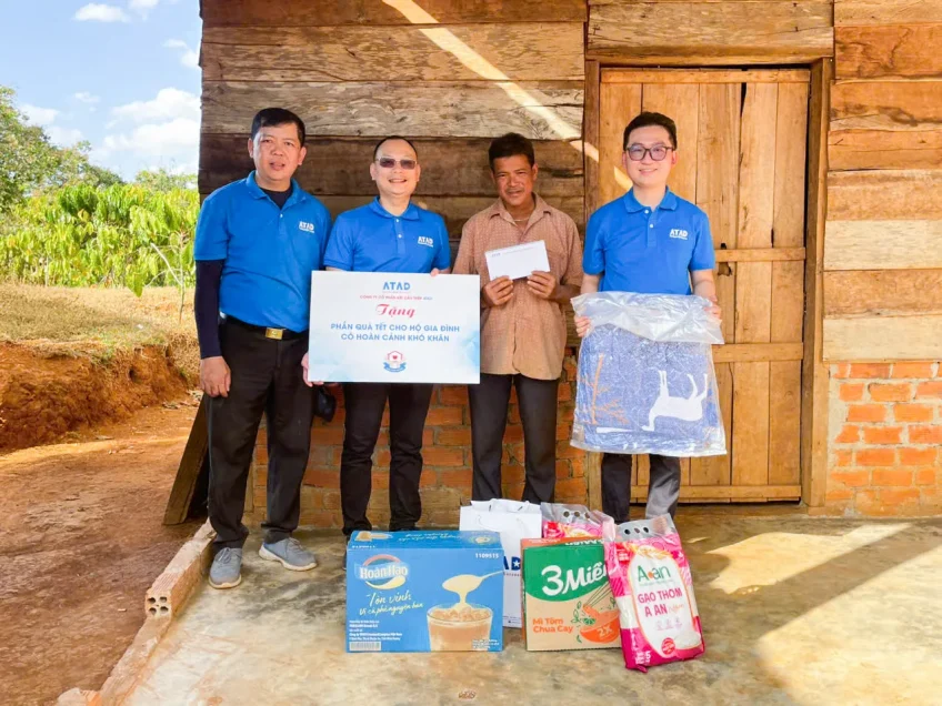 atad-gui-cac-phan-qua-den-cac-gia-dinh-co-hoan-canh-kho-khan