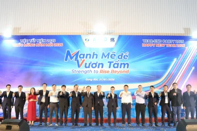 ban-lanh-dao-nang-ly-khai-tiec