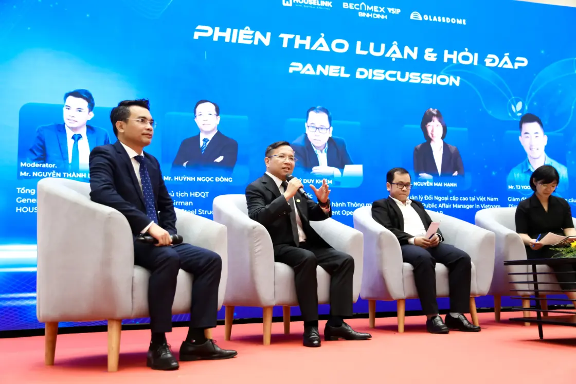 លោក Huynh Ngoc Dong បានចែករំលែកចំណេះដឹងអំពីដំណើរអនុវត្ត ESG របស់ ATAD ព្រមទាំងរំលេចពីវិធីដែល ESG ត្រូវបានផ្លាស់ប្តូរឲ្យក្លាយជាកម្លាំងជំរុញអត្ថប្រយោជន៍ប្រកួតប្រជែងប្រកបដោយចីរភាព។