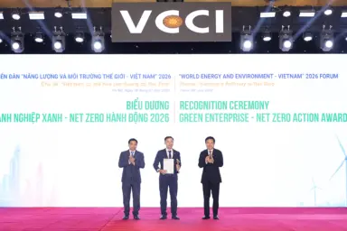 tai-le-vinh-danh-dai-dien-atad-da-nhanh-danh-hieu-doanh-nghiep-xanh-net-zero-hanh-dong