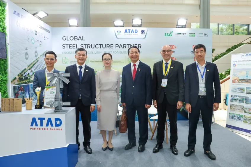 atad-representatives-pose-for-a-photo-with-VCCI-representatives-at-the-atad-exhibition-booth.