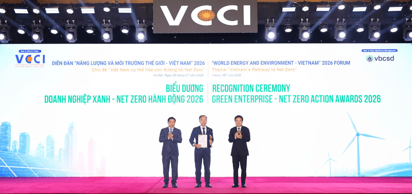 tai-le-vinh-danh-dai-dien-atad-da-nhanh-danh-hieu-doanh-nghiep-xanh-net-zero-hanh-dong