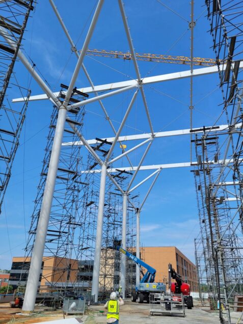 Shuriken-Nut–a-nut-pre-welded-inside-the-box-beam-to-ensure-connection-accuracy-and-facilitate-on-site-erection.